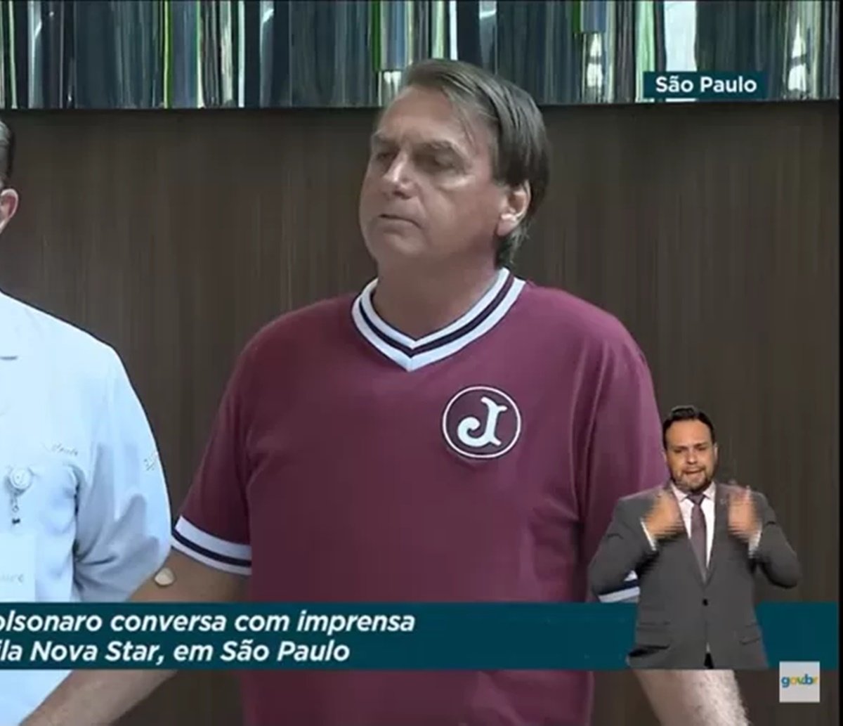 Após provocação, Bolsonaro alfineta Ivete e diz que cantora usava “teta gorda da Lei Rouanet” para defender "presidente de plantão"