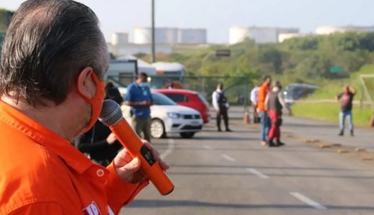 Sindipetro entra com ação para anular venda da RLAM; refinaria teria sido vendida pela metade do preço