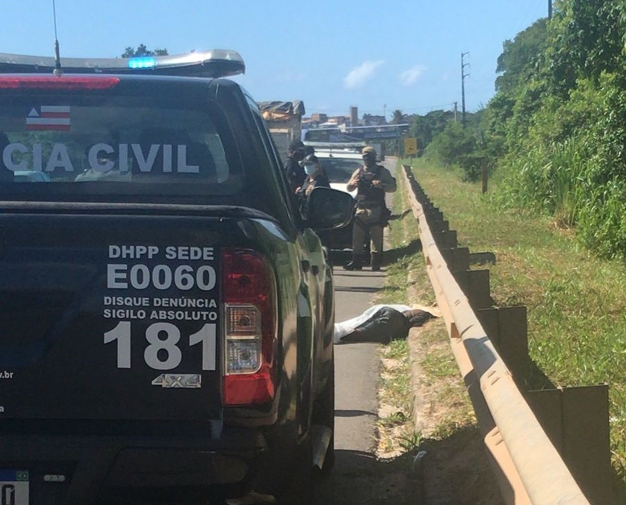 Homem é levado ainda vivo e executado no acostamento da estrada CIA-Aeroporto; Polícia Civil apura 