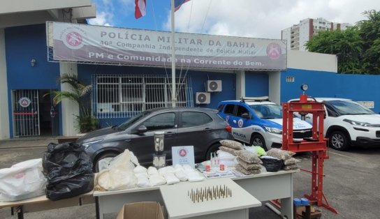 PM invade laboratório do Comando Vermelho e acha 21 quilos de cocaína na Santa Cruz; munições de guerra também são localizadas