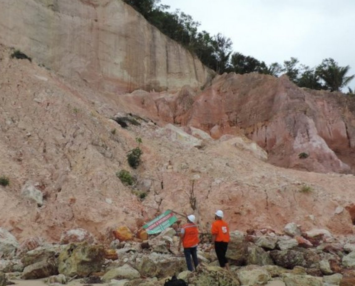 Falésias podem desmoronar em Morro de São Paulo e Prefeitura emite alerta; Crea já havia sinalizado problema
