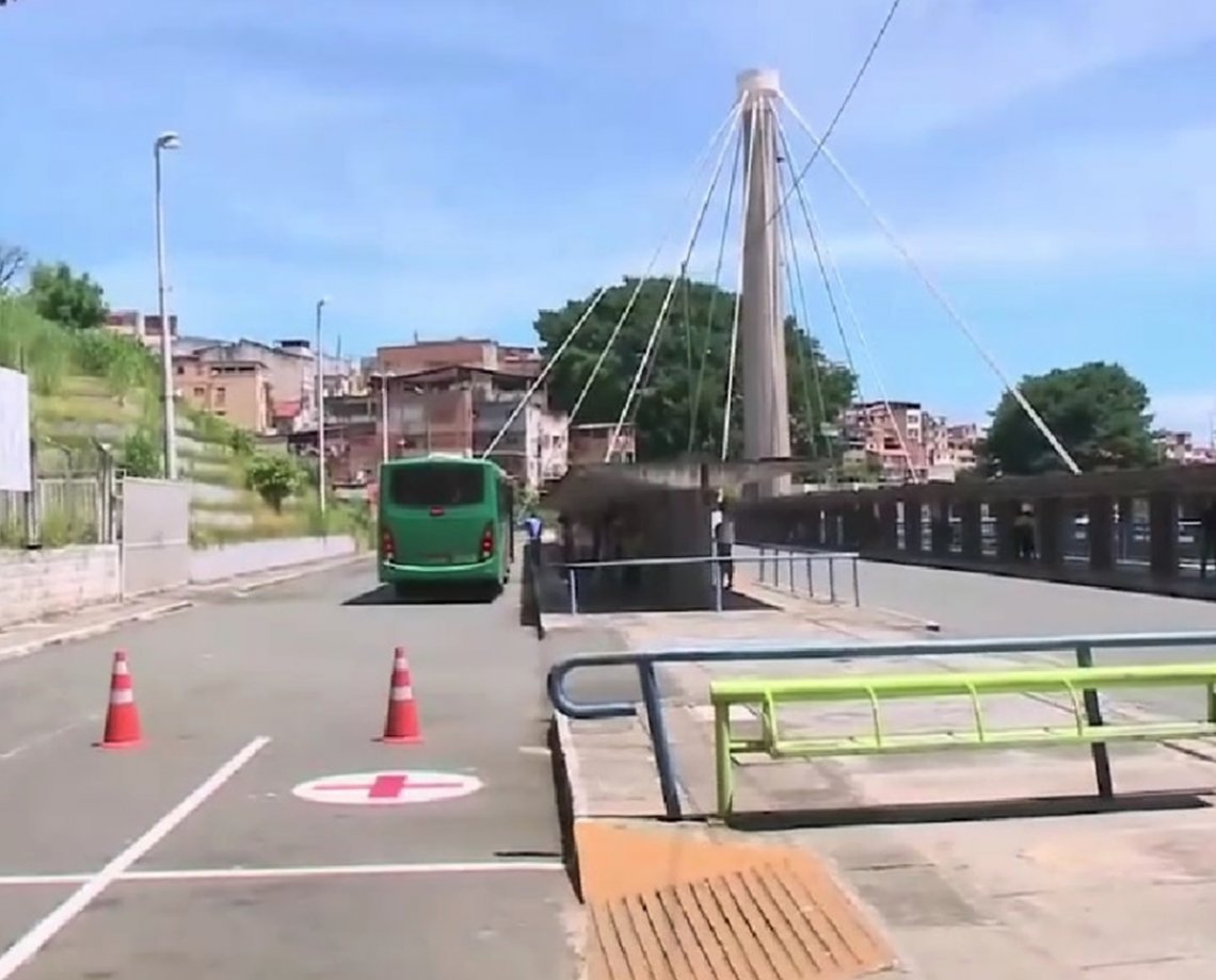 Tentativa de homicídio motivou tiros na Lapa; alvo estava em ponto de ônibus 