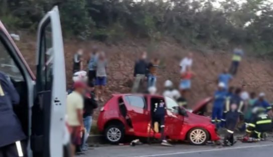 Tragédia: grave acidente deixa quatro mortos na estrada de Porto Seguro; vítimas ficaram presas às ferragens 