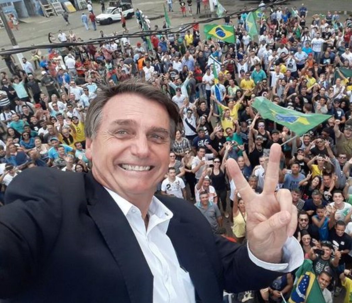 Jair Bolsonaro começa a montar sua equipe para a campanha de reeleição 