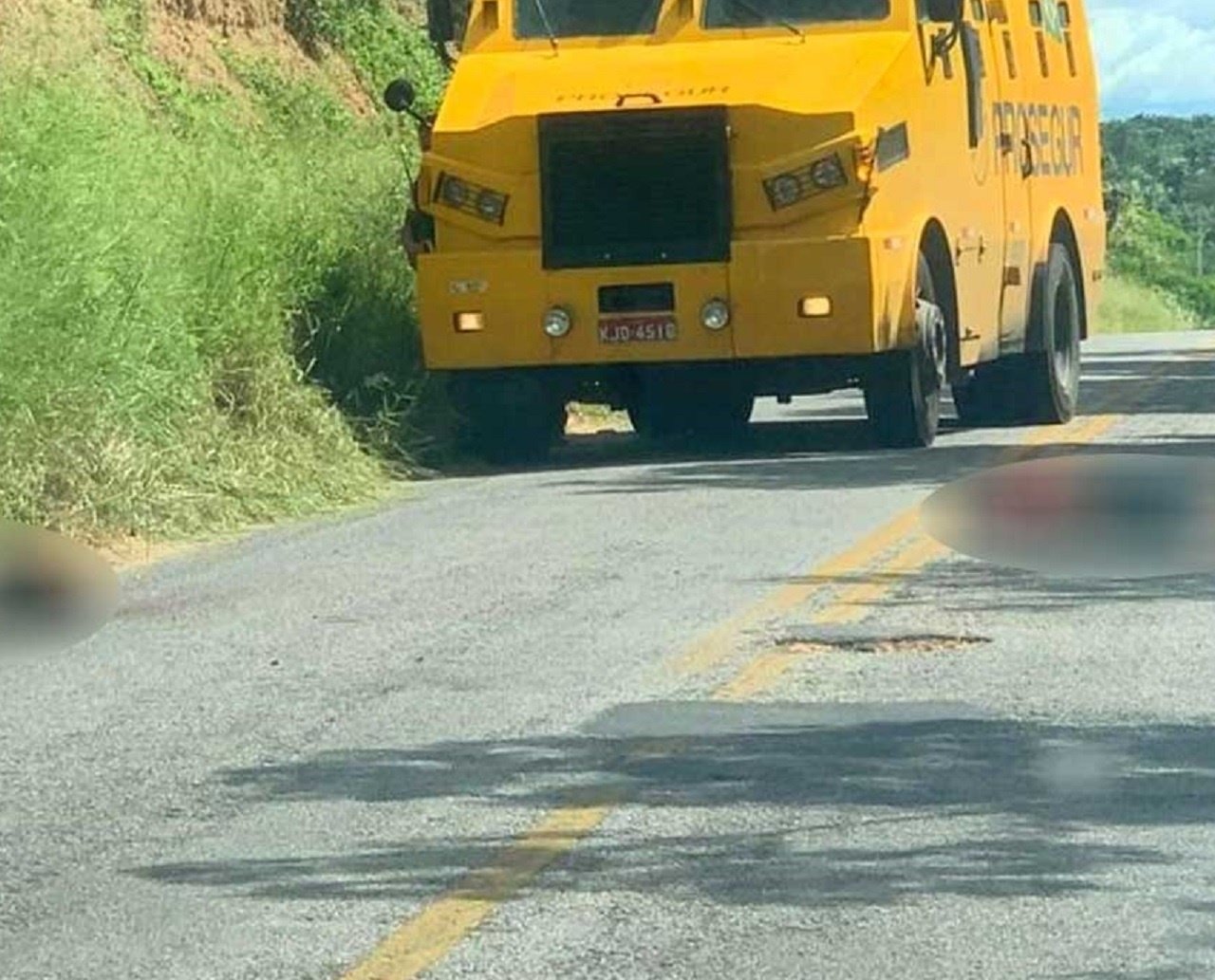 Adolescentes são executados e deixados em meio à poças de sangue na Bahia; vigilantes encontraram cena 