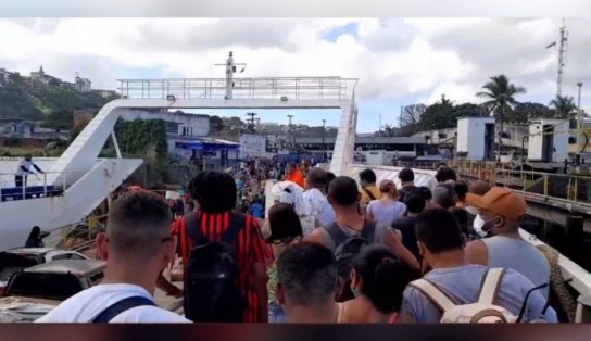 Passageiros do ferry ficam 40 minutos no mar após falta de energia no terminal da Ilha de Itaparica 