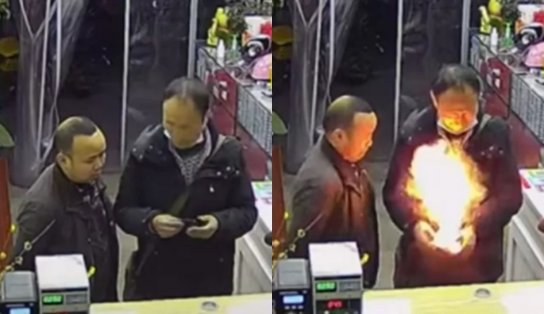 VÍDEO: Celular explode do nada enquanto cliente segurava; câmeras de segurança flagraram momento