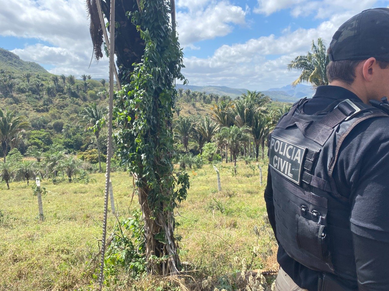 Em prisão domiciliar, suspeito mata homem e deixa outros dois feridos no interior da Bahia