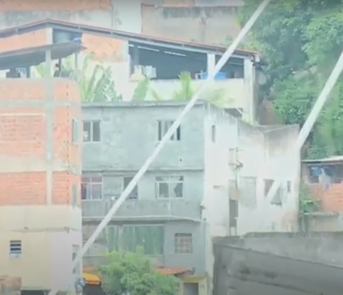 Aconteceu de novo: tiros são ouvidos na Estação da Lapa enquanto equipe da Aratu estava no local; assista ao momento