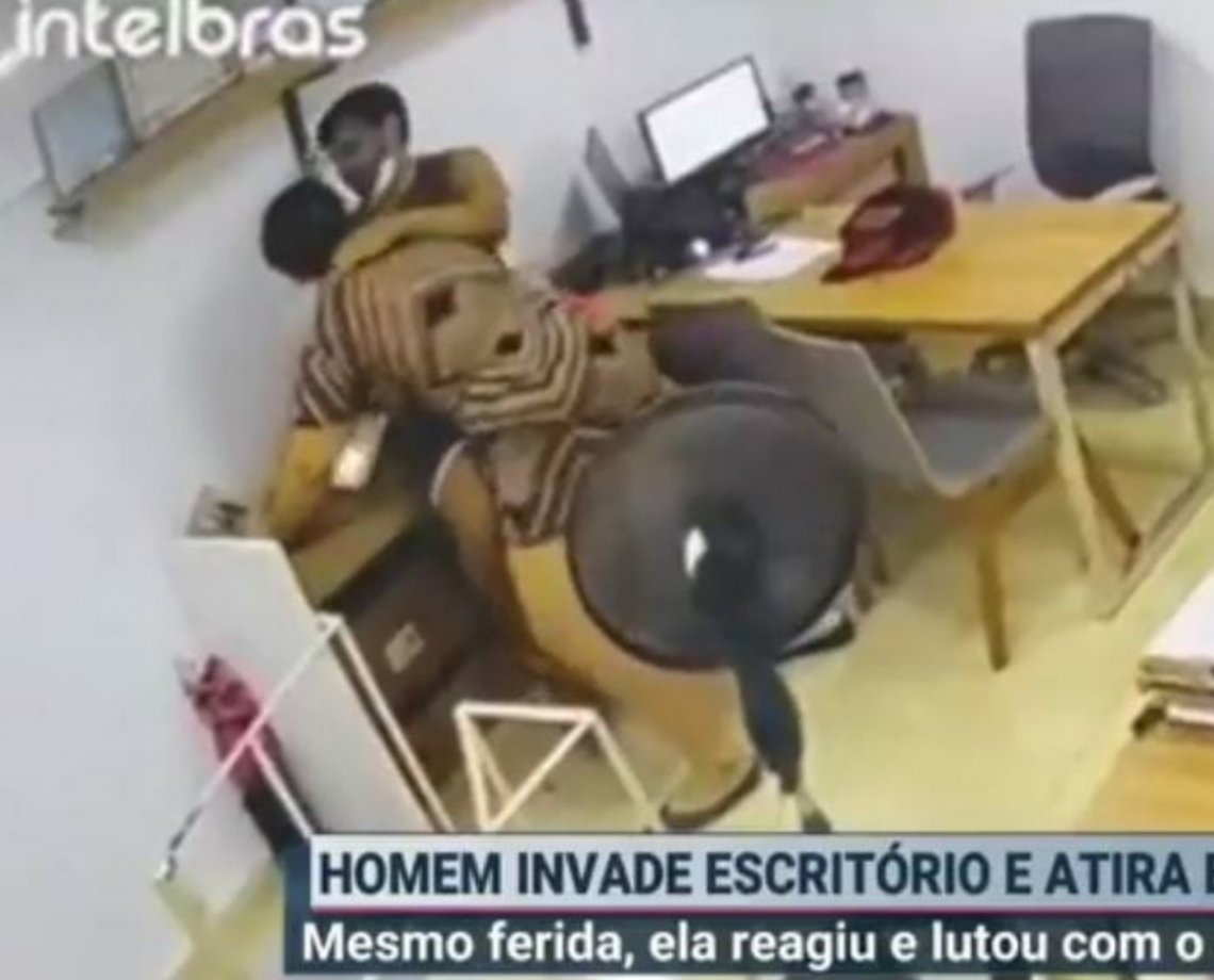 Vídeo mostra momento em que advogada é baleada e luta contra atirador para não ser morta; suspeito é cliente