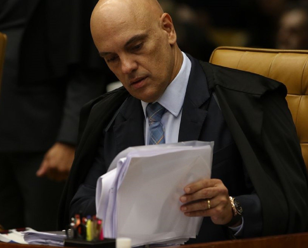 "Ataque hacker": Moraes determina depoimento presencial de Bolsonaro; presidente não pode recusar, segundo o ministro