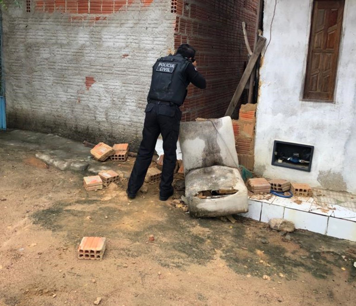 Homem é flagrado estuprando criança de cinco anos na Bahia, foge e acaba localizado 