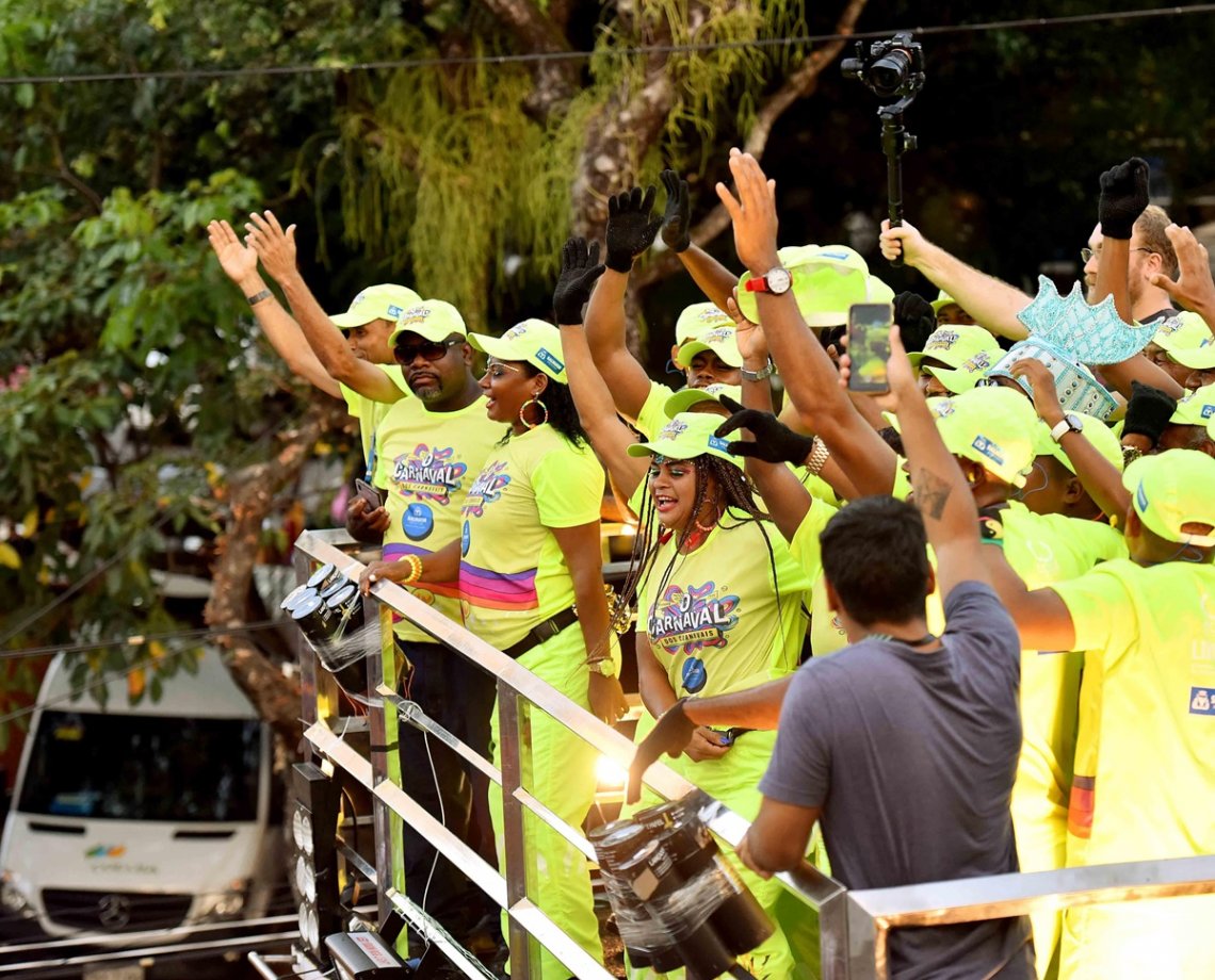 Ap&oacute;s cancelamento do Carnaval, Bruno Reis anuncia aux&iacute;lio de 2 sal&aacute;rios m&iacute;nimos para profissionais da cultura