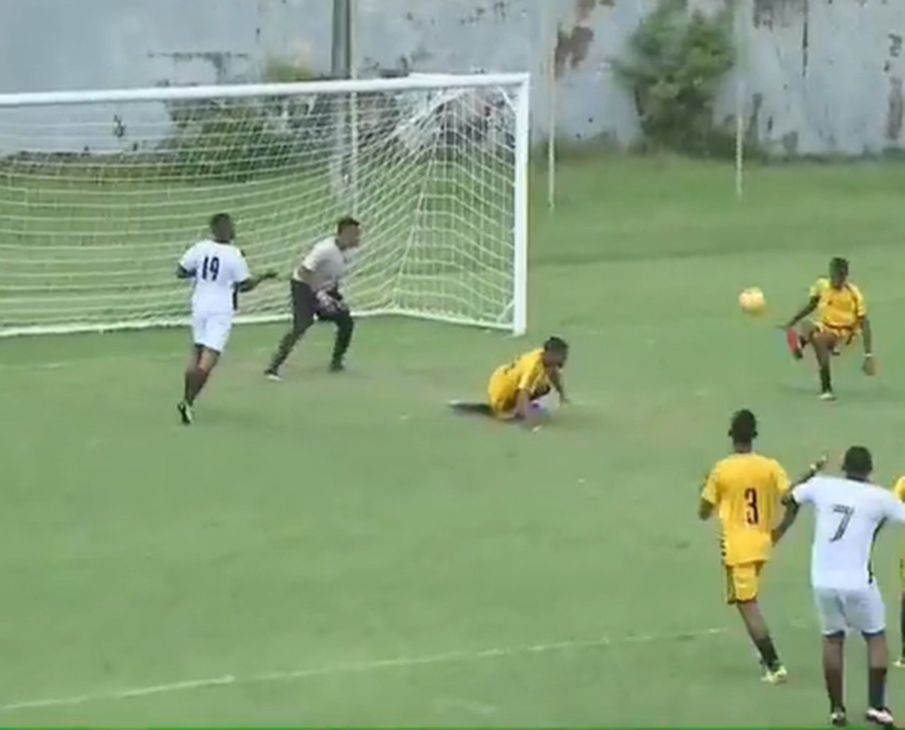 Em jogo bastante faltoso, Bola Rolando e ACDN ficam no zero a zero pela Liga dos Campeões de Futebol de Várzea 