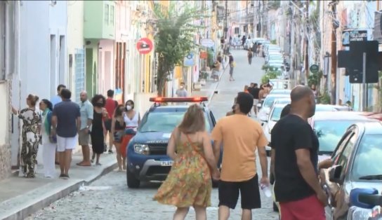 Algazarra pós-bebedeira irrita moradores do Santo Antônio Além do Carmo, em Salvador 