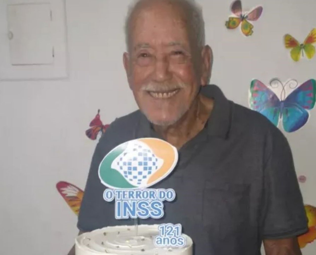 Conheça o homem de 121 anos que foi batizado de "terror do INSS"; "lúcido e faz a comida dele"