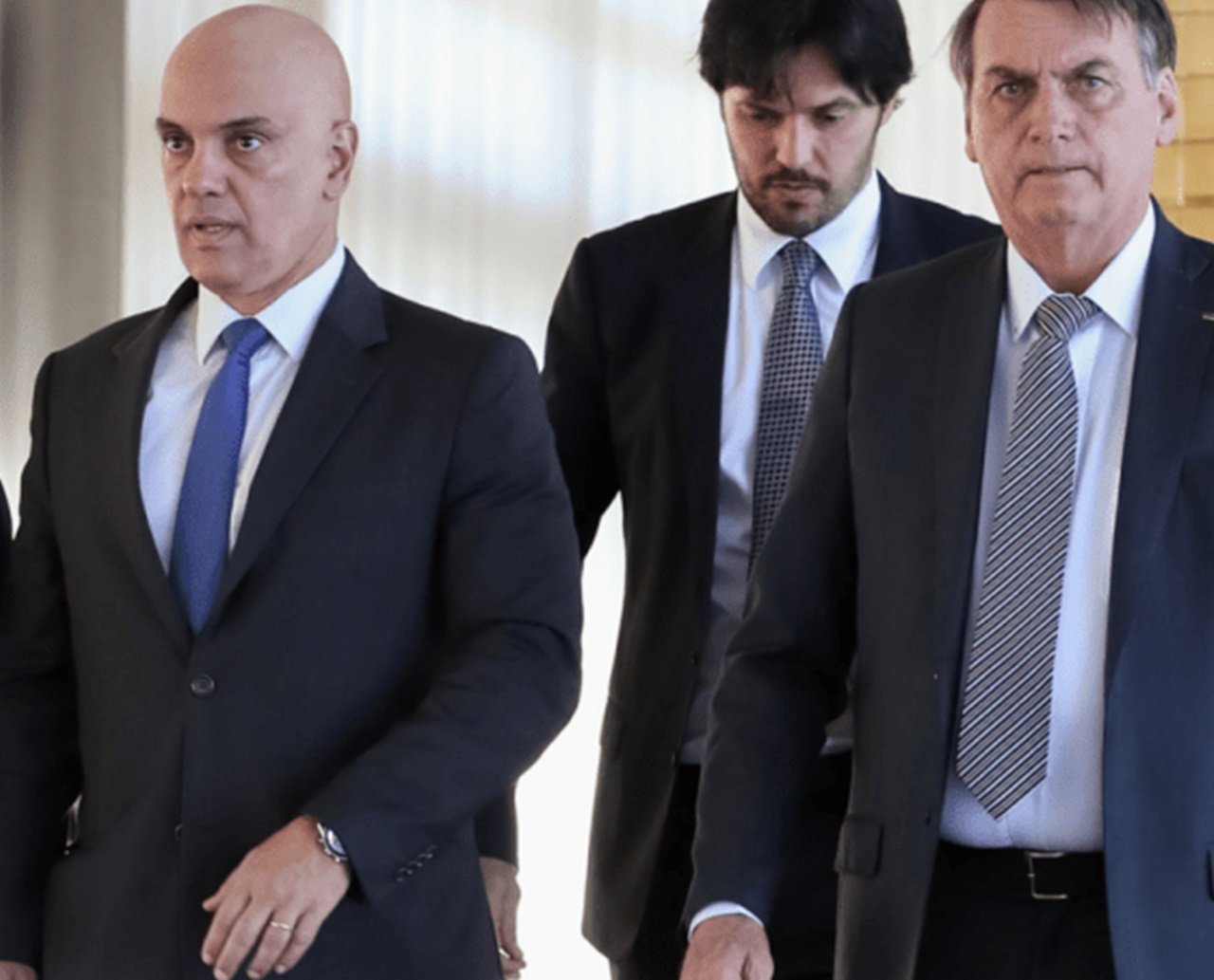 Bolsonaro fala sobre conversa com o ministro Alexandre de Moraes, do Supremo Tribunal Federal; "missão cumprida"