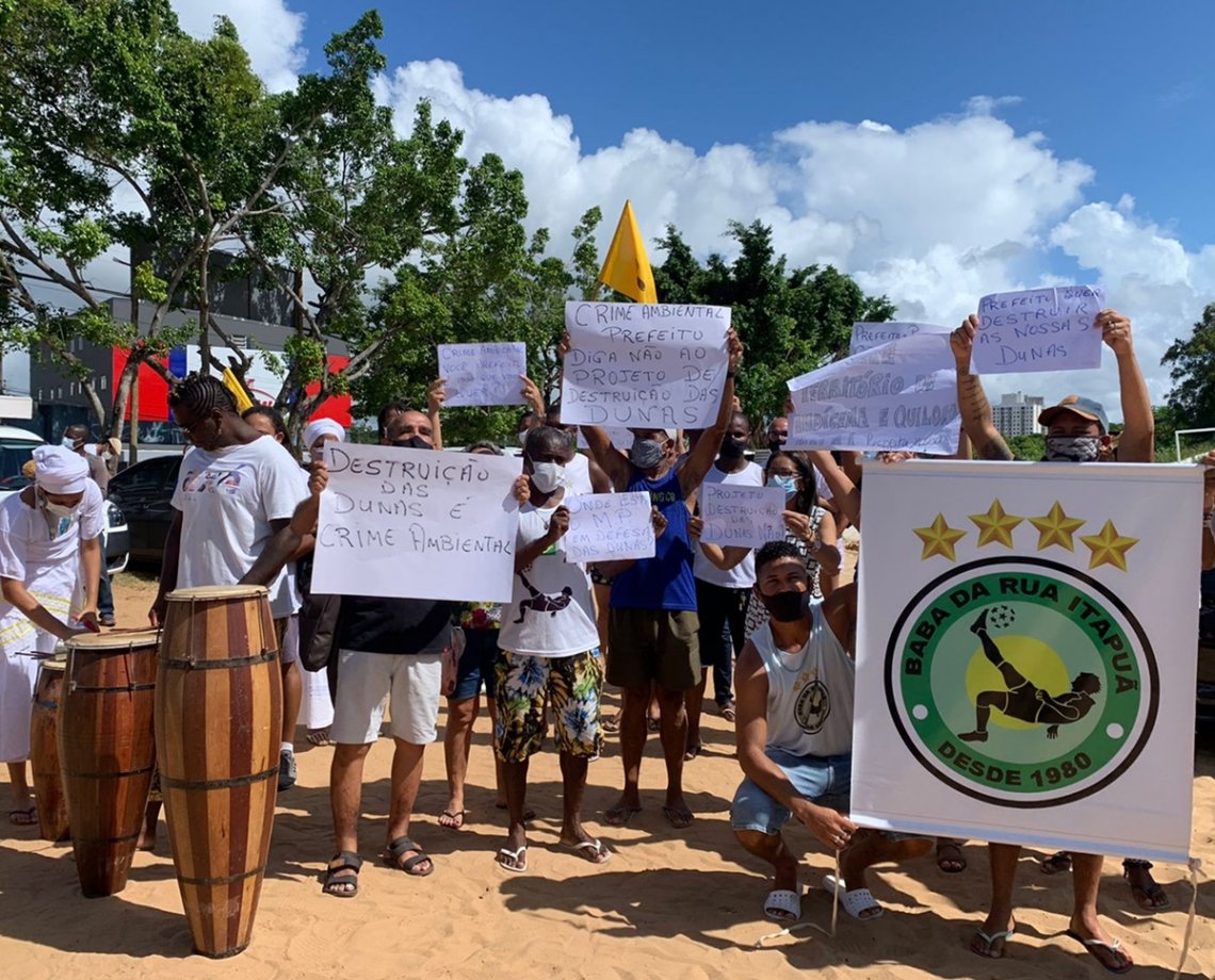 Ao anunciar obras nas dunas de Itapuã, Bruno Reis é recebido com protestos por indígenas e adeptos ao candomblé 