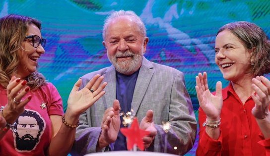 Em evento de aniversário de partido, Lula defende Dilma, reconhece erros e dispara: "PT está mais forte do que nunca"