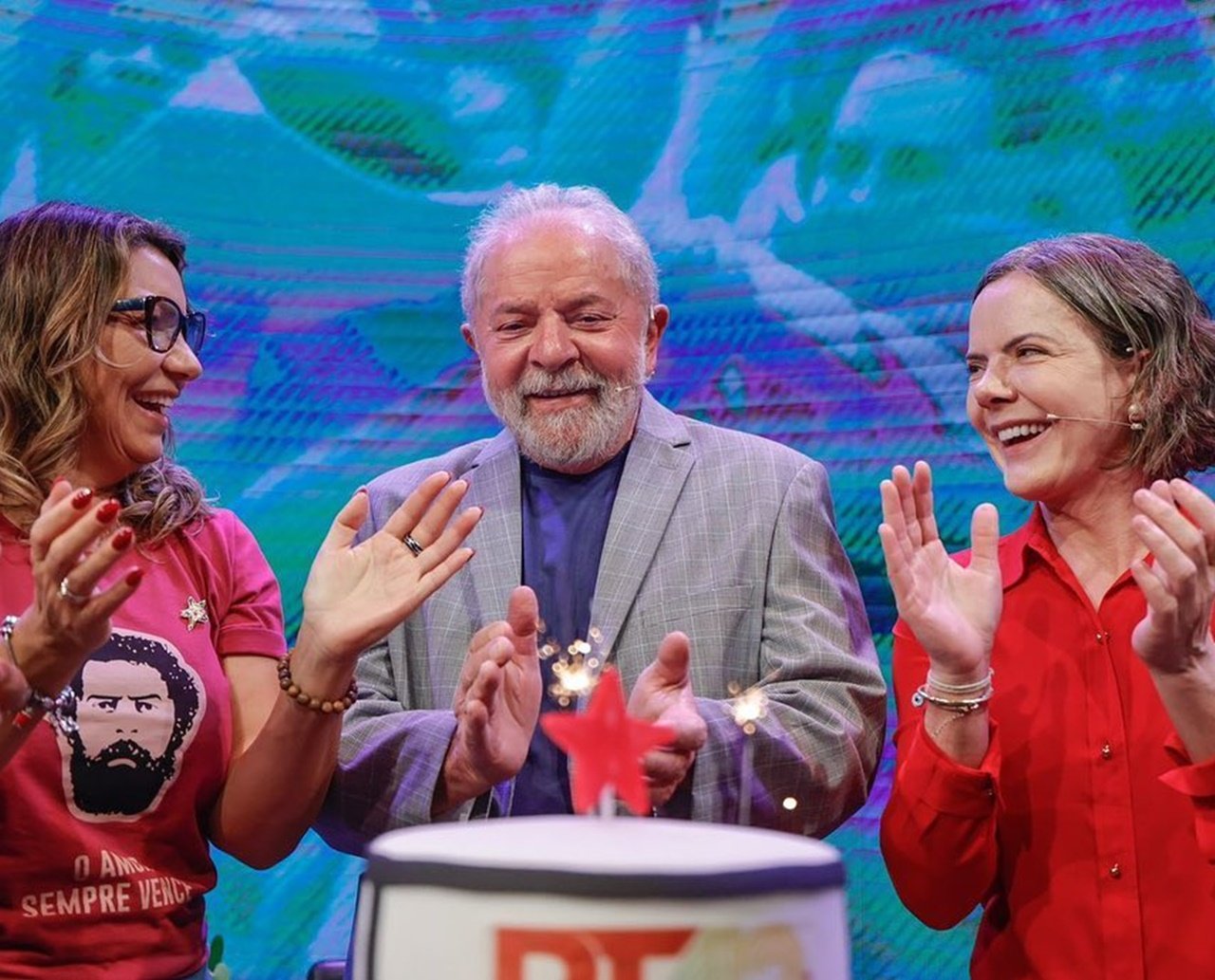 Em evento de aniversário de partido, Lula defende Dilma, reconhece erros e dispara: "PT está mais forte do que nunca"