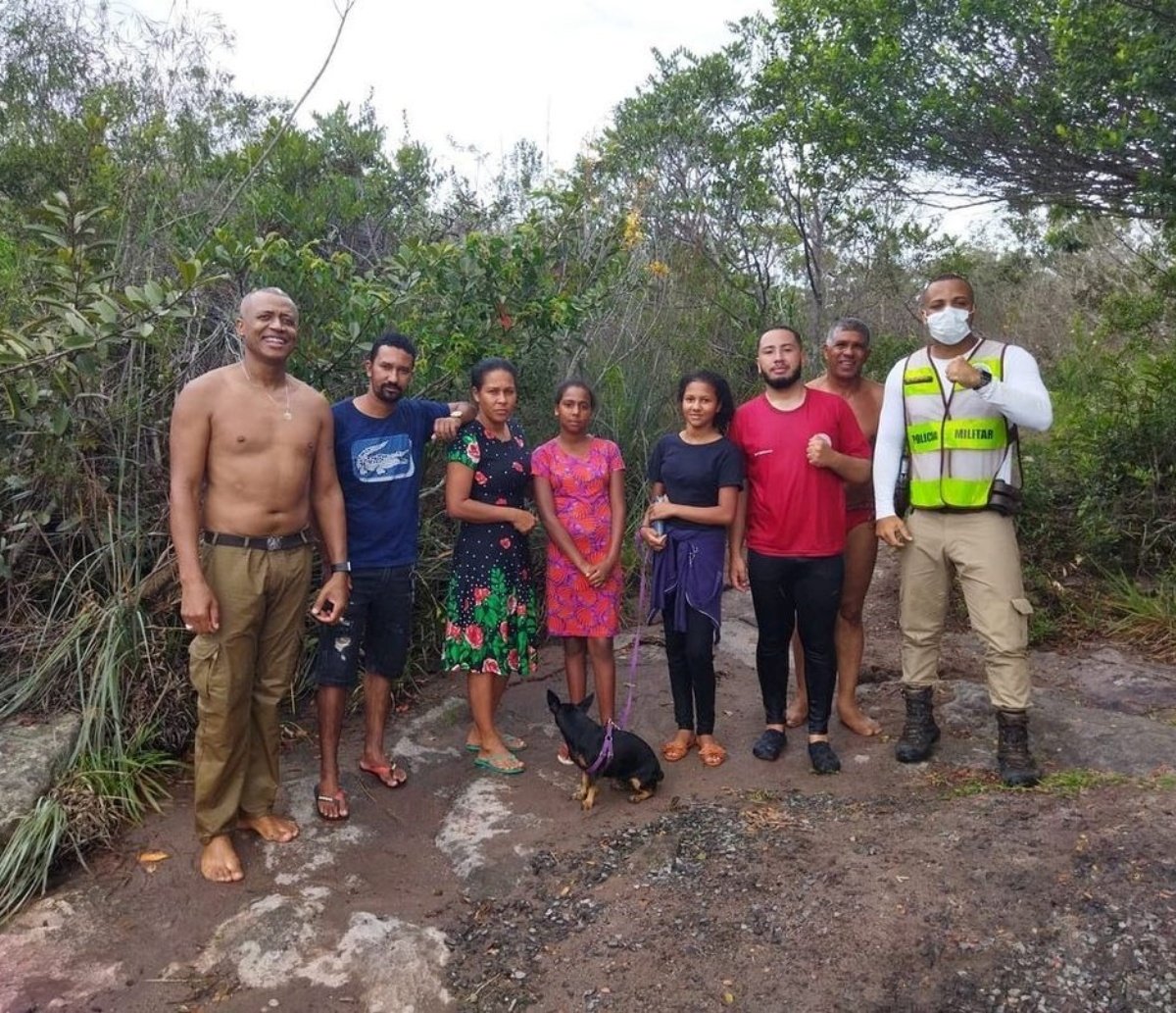 Fenômeno em rio deixa família ilhada e vídeo mostra resgate realizado pela PM na Chapada Diamantina; assista 