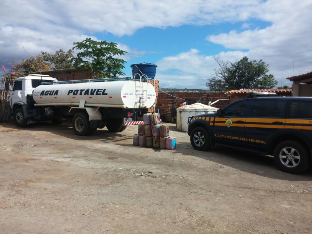 PRF descobre combustíveis roubados sendo comercializados ilegalmente na Chapada