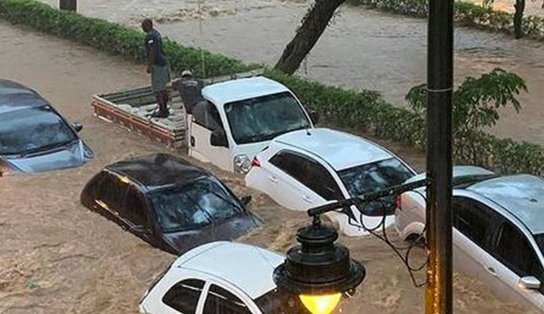 Tragédia em Petrópolis: chuva causa inundação, deslizamentos, arrasta carros e deixa ao menos 35 mortos; veja vídeos