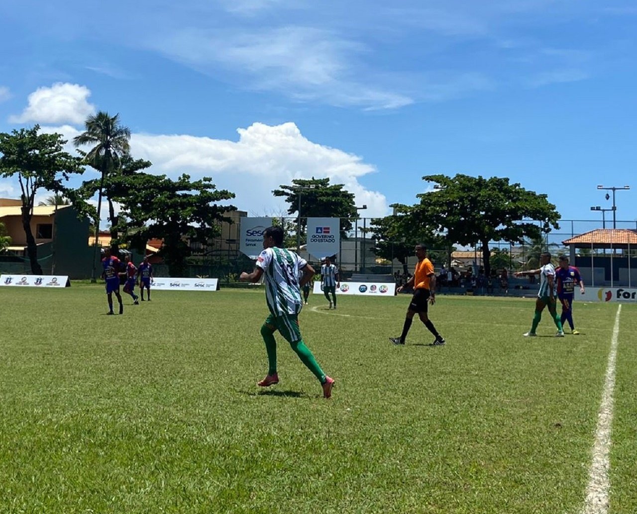 Máquina 4x1 Arena do Dique: justificando o nome, time de Castelo Branco goleia equipe do Subúrbio no Futebol de Várzea