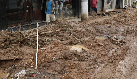 Número de mortos em Petrópolis chega a 152; bombeiros da Bahia ajudam nas buscas por desaparecidos