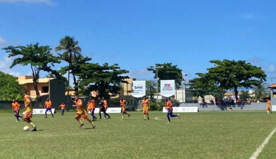 Futebol de Várzea: Celebridade passeia em campo e aplica goleada de 5 a 1 no Duas D Kada pela Liga dos Campeões