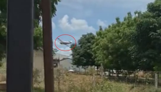 Pouco após decolar, avião de pequeno porte cai sobre duas casas no Maranhão; veja vídeo