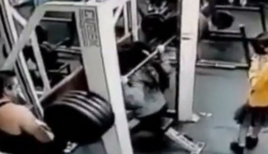 Vídeo: mulher morre esmagada por barra com 180 Kg em academia 