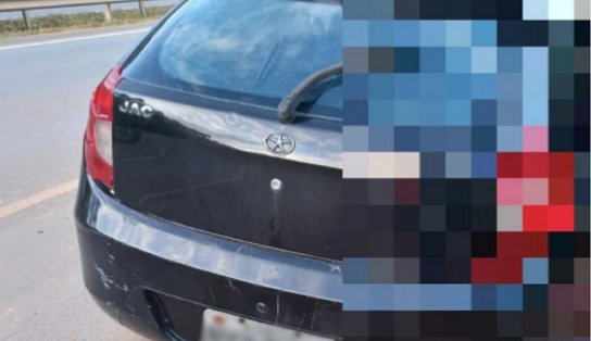 Polícia encontra carnificina dentro de carro em Simões Filho: três corpos algemados; DT investiga 