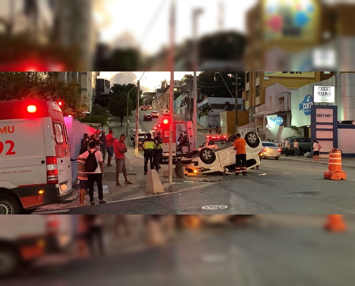 Pai e filha ficam feridos após carro capotar na Avenida Manoel Dias, na Pituba; veja vídeo 