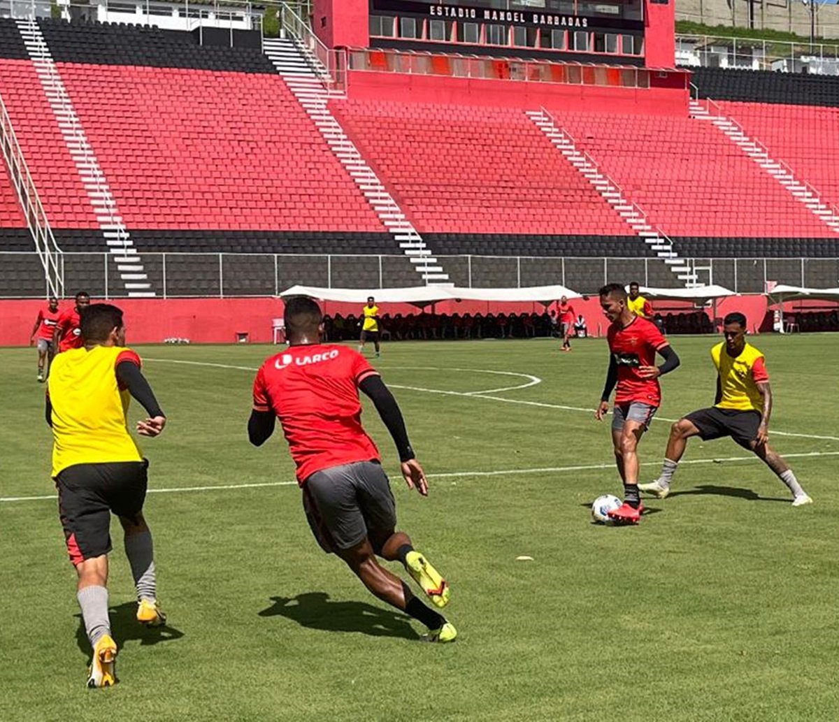 Após empate contra o Atlético de Alagoinhas, reservas do Vitória vencem sub-20 em jogo-treino; Tréllez é destaque