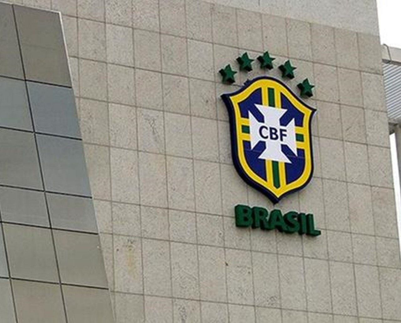 Fifa ameaça punir Brasil por interferência do STJ na CBF; baiano Ednaldo Rodrigues segue à frente da entidade