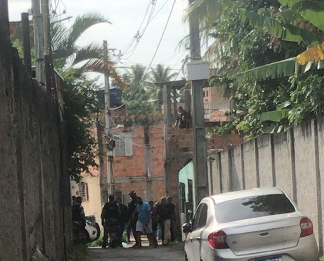 Moradores são feitos reféns dentro de casa em Boca da Mata de Valéria; região é alvo de operação policial