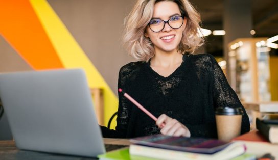 Pré-vestibular gratuito e on-line abre inscrições para estudantes de todo o Brasil