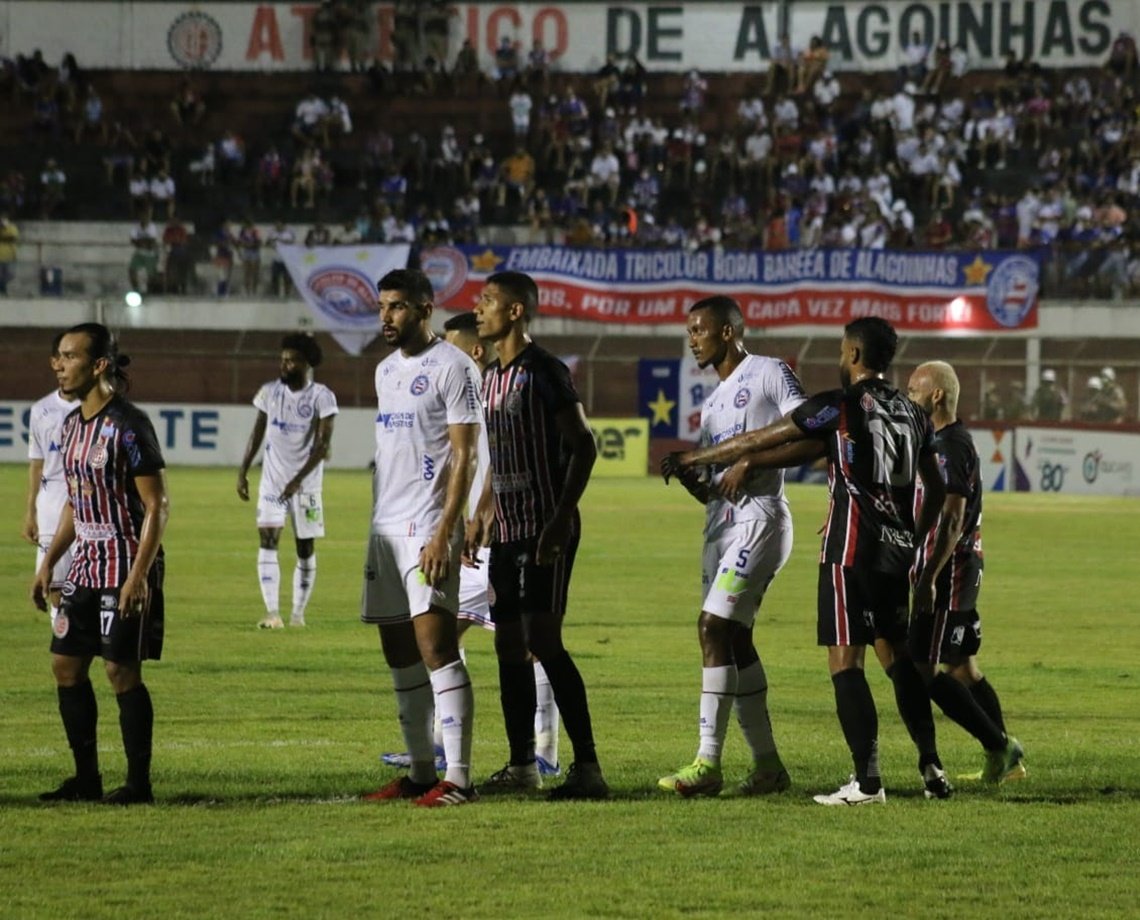 Bahia perde para o Atlético de Alagoinhas e fica perto de ser rebaixado no Campeonato Baiano