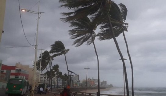 Chuva continua no final de semana em Salvador e há alerta para riscos de deslizamentos de terra