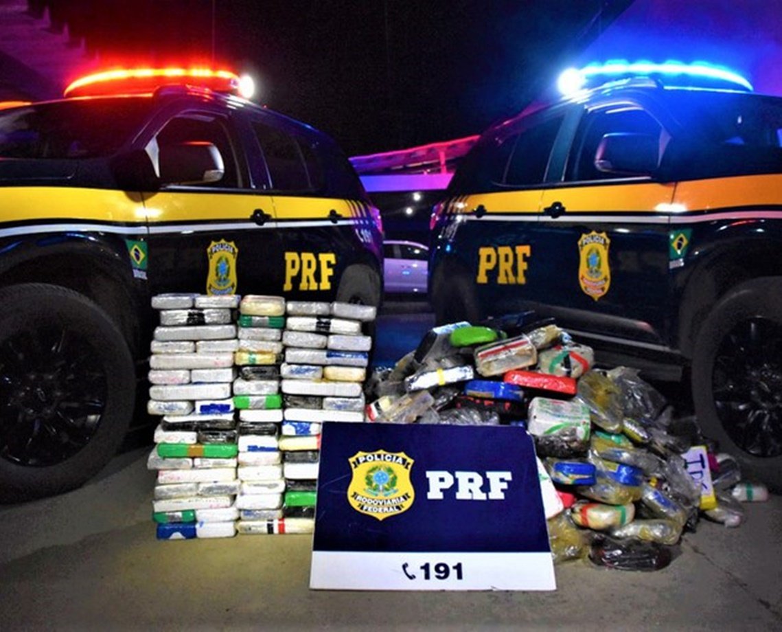 Carregamento de milhões: PRF apreende 404 kg de cocaína escondida em caminhão, em Barreiras