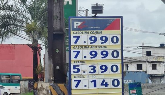 Após reajuste em refinaria, gasolina chega a quase R$ 8 em Salvador; interior do estado supera valor