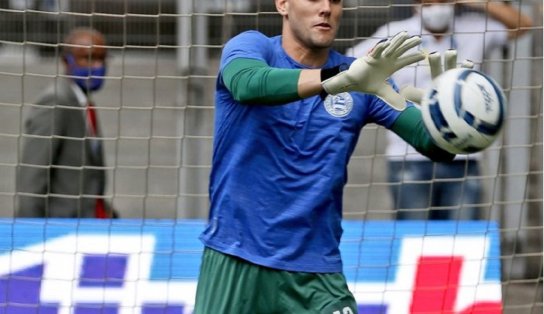 Reserva do Bahia, goleiro Denis Júnior sofre crise convulsiva quando passeava com a namorada em Salvador