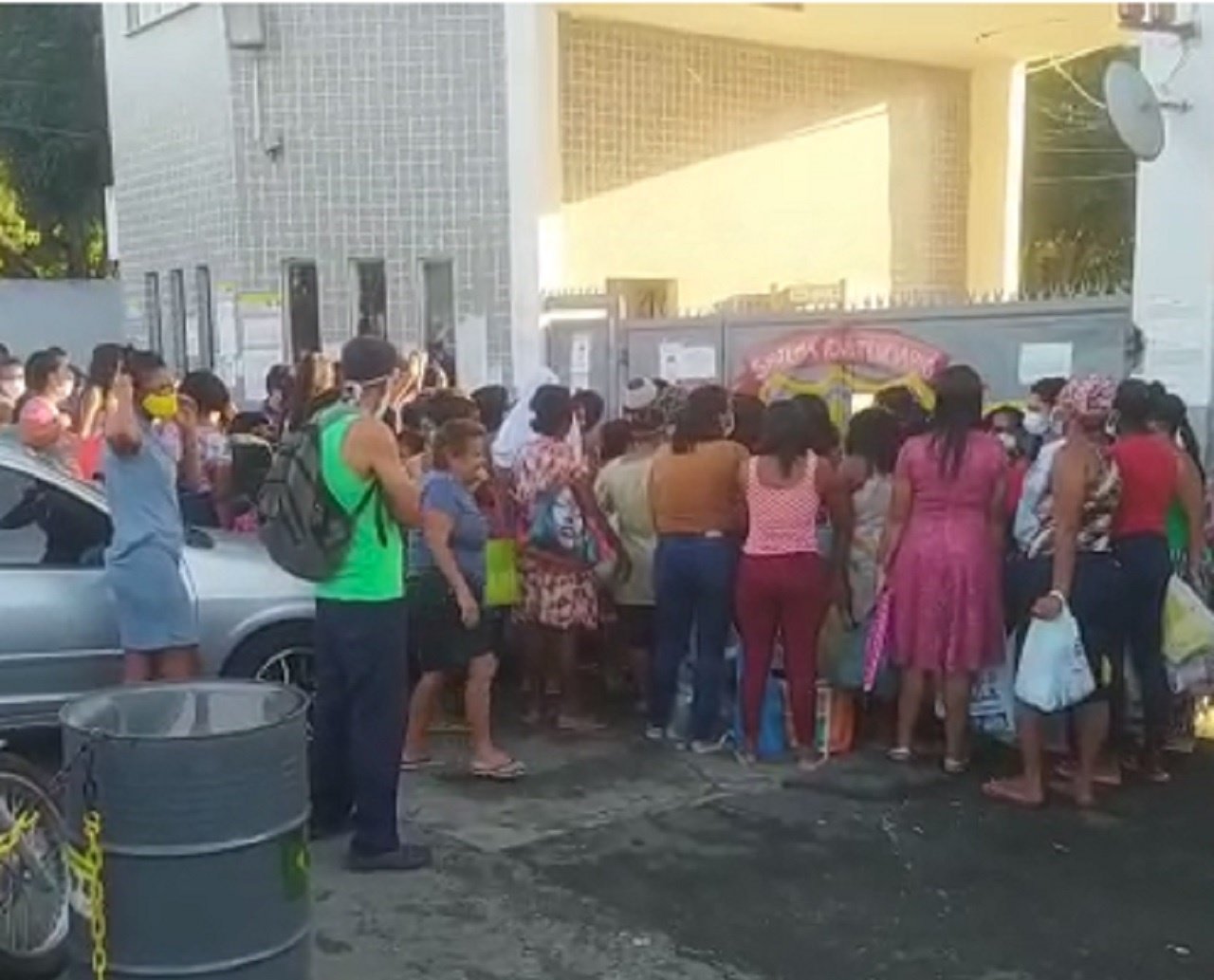 Em dia de protestos, familiares de presos são impedidos de entrar no Complexo da Mata Escura, em Salvador