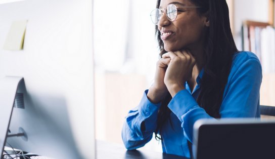 Capacitações on-line e gratuitas para mulheres são promovidas pelo Sebrae; veja como se inscrever