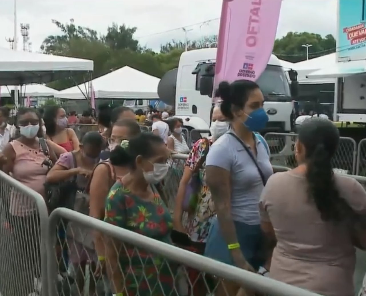 Mulheres acharam que estavam no Programa Silvio Santos, mas era apenas a Feira de Saúde em Salvador; entenda essa história