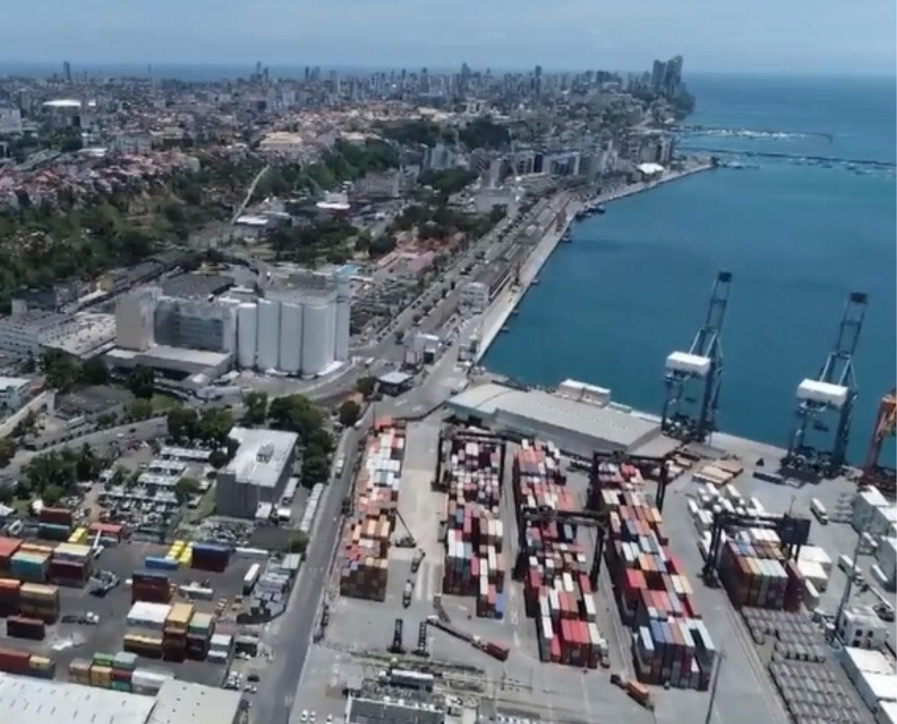 Mercadorias importadas deixam de entrar em Salvador a partir desta segunda; entenda o que está por trás 