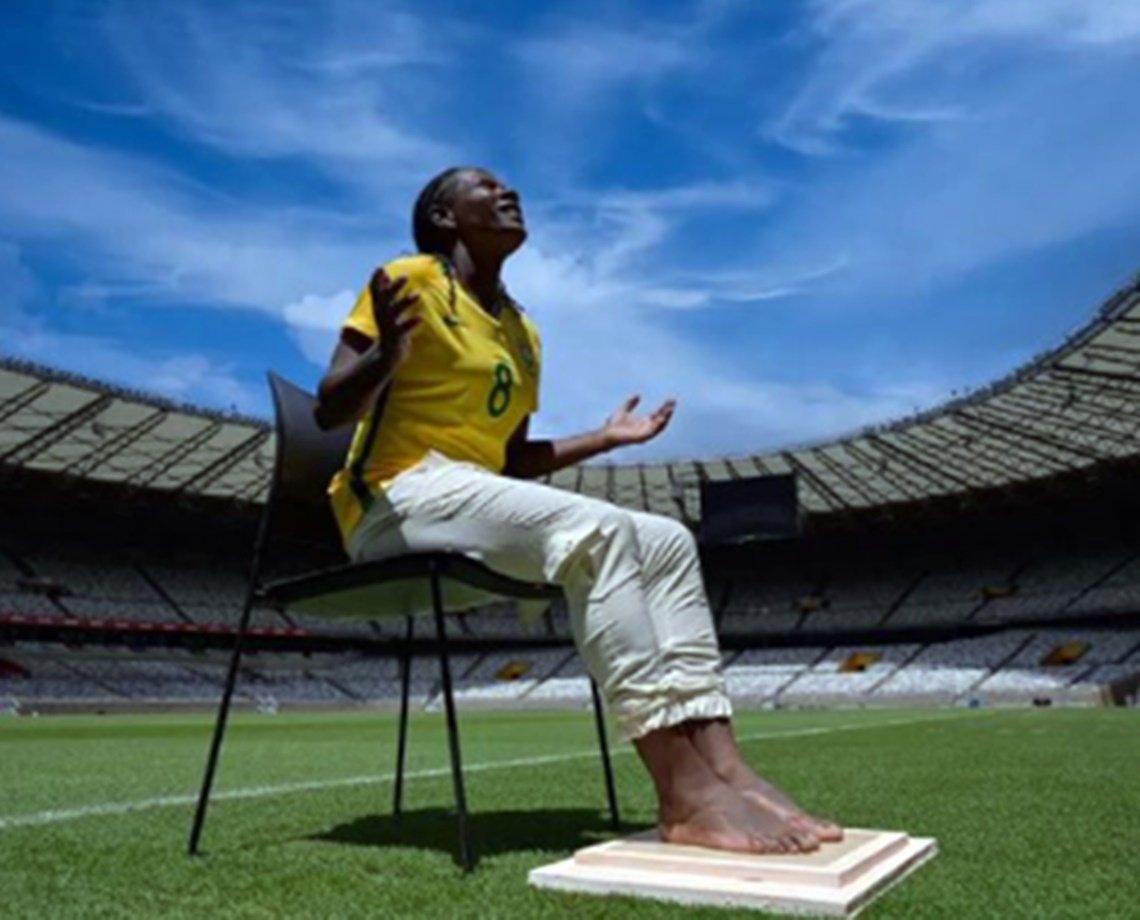 Histórico: Formiga é a primeira mulher eternizada na Calçada da Fama do Mineirão