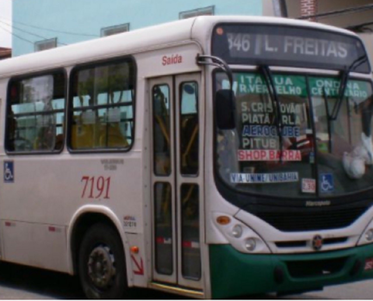 Paralisação de rodoviários deixa população sem ônibus na Região Metropolitana de Salvador