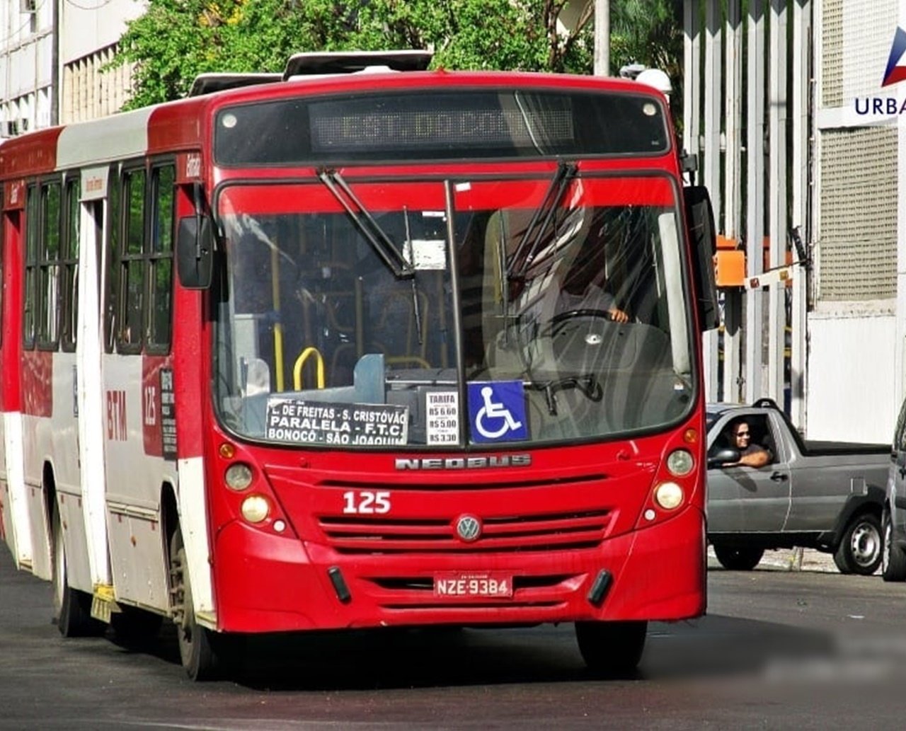 Ônibus metropolitanos voltam a circular nesta sexta; apenas uma empresa não roda